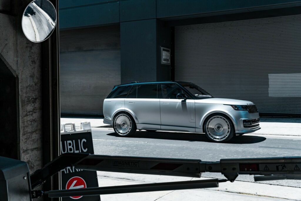 Range Rover dressed up in Louis Vuitton goes overboard - Carbon Turbo -  Official Website