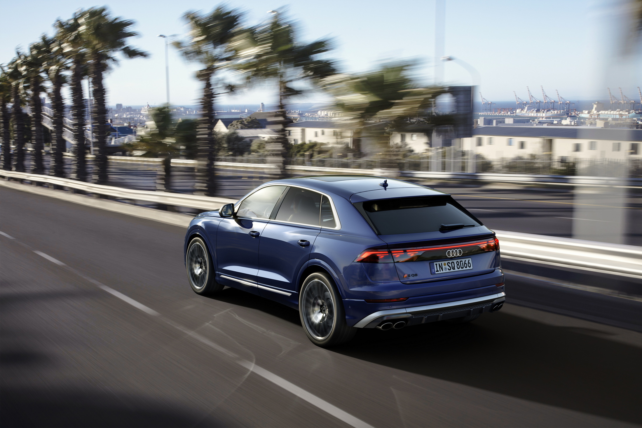 2024 Audi Q8 Facelift Breaks Cover With High-Tech Lighting Units ...