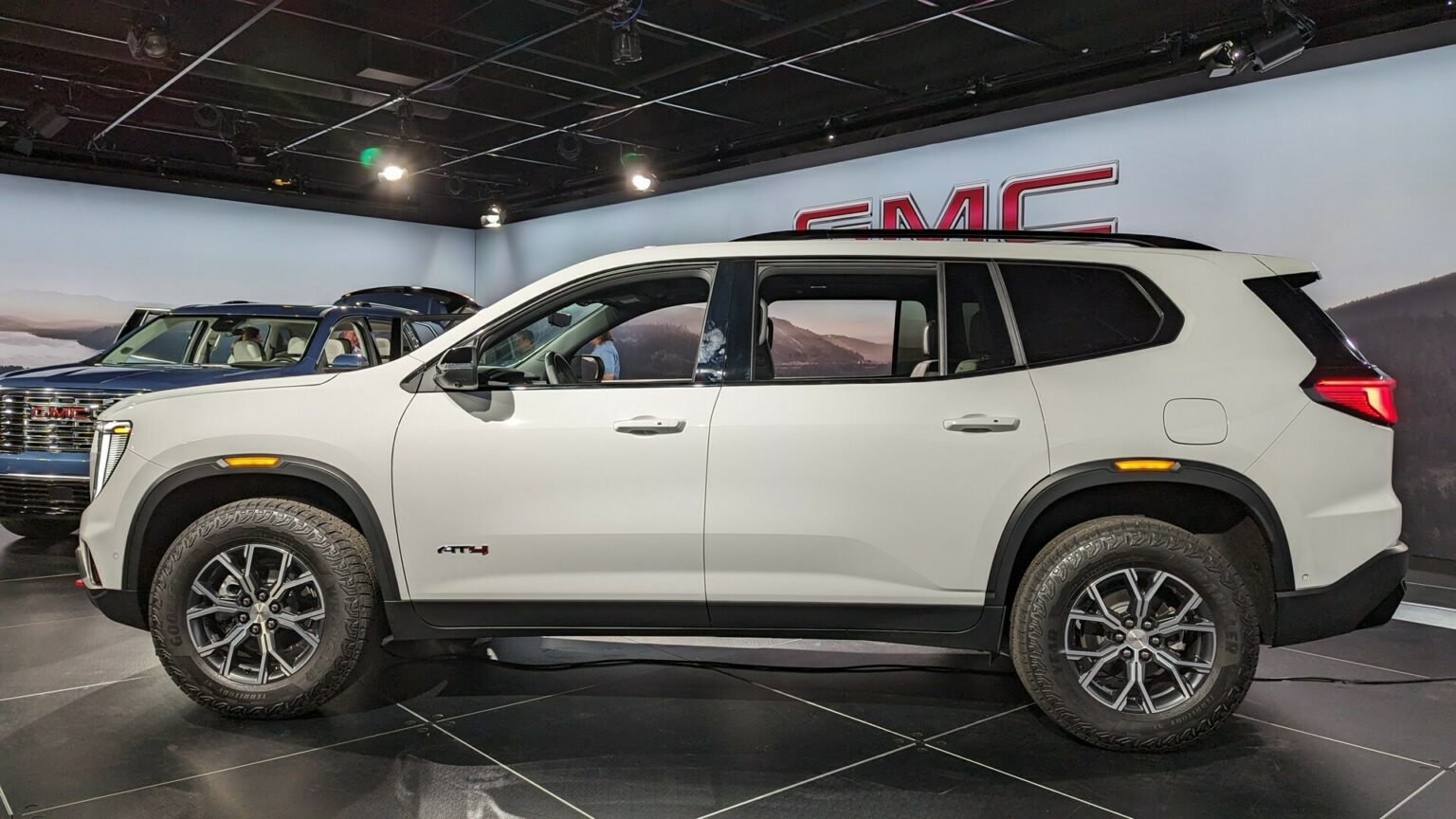 2024 GMC Acadia Grew Nearly A Foot Due To Covid And Changing Customer ...