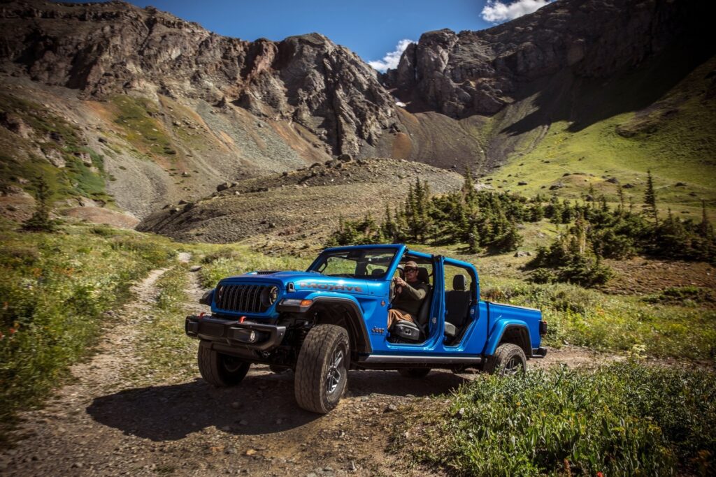     Jeep wants to increase PHEV sales, including with traditional hybrids