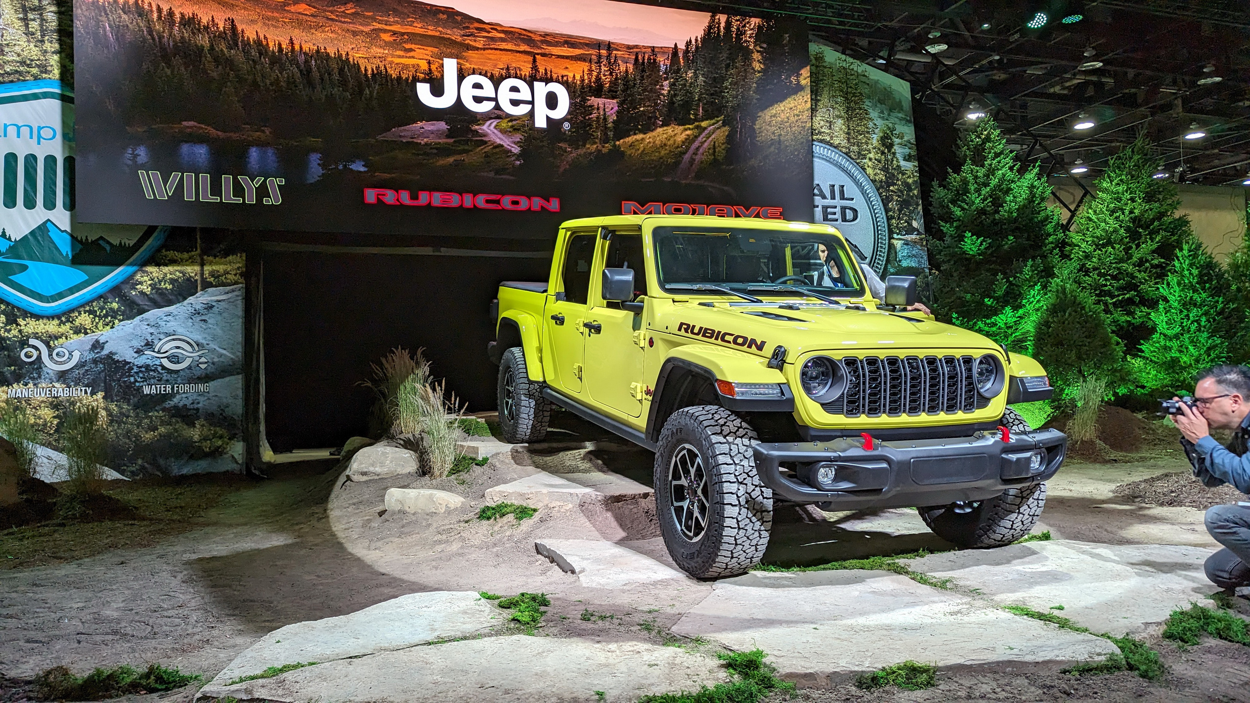 2024 Jeep Gladiator Updated With A New Face, Better Interior, And More ...