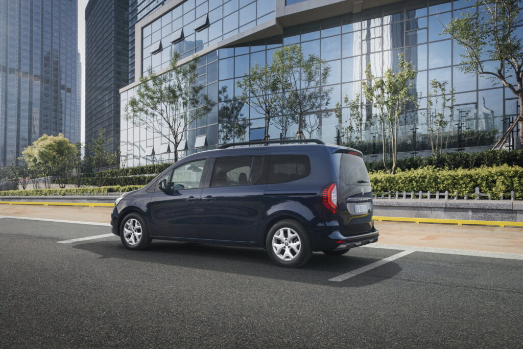 2024 Renault Grand Kangoo Debuts With Longer Wheelbase, 7 Seats