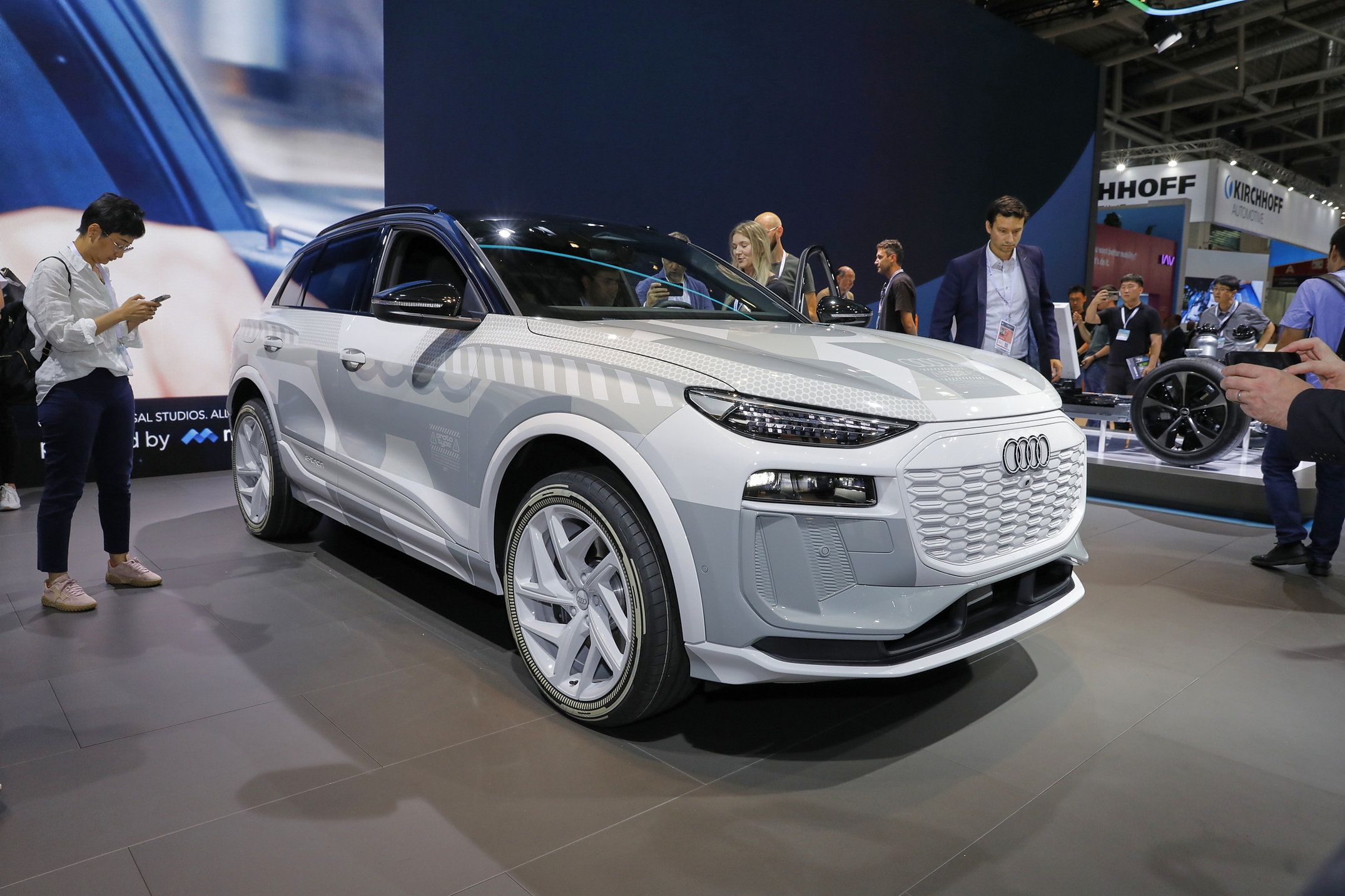 2025 Audi Q6 E-Tron Reveals Tech-Infused Cabin With 10.6-Inch Passenger ...