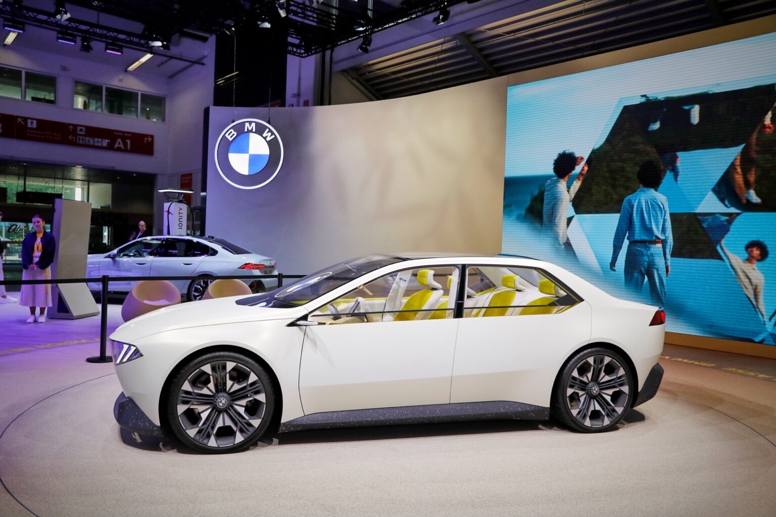 BMW Neue Klasse Concept Reboots The Brand And The 3-Series For The ...