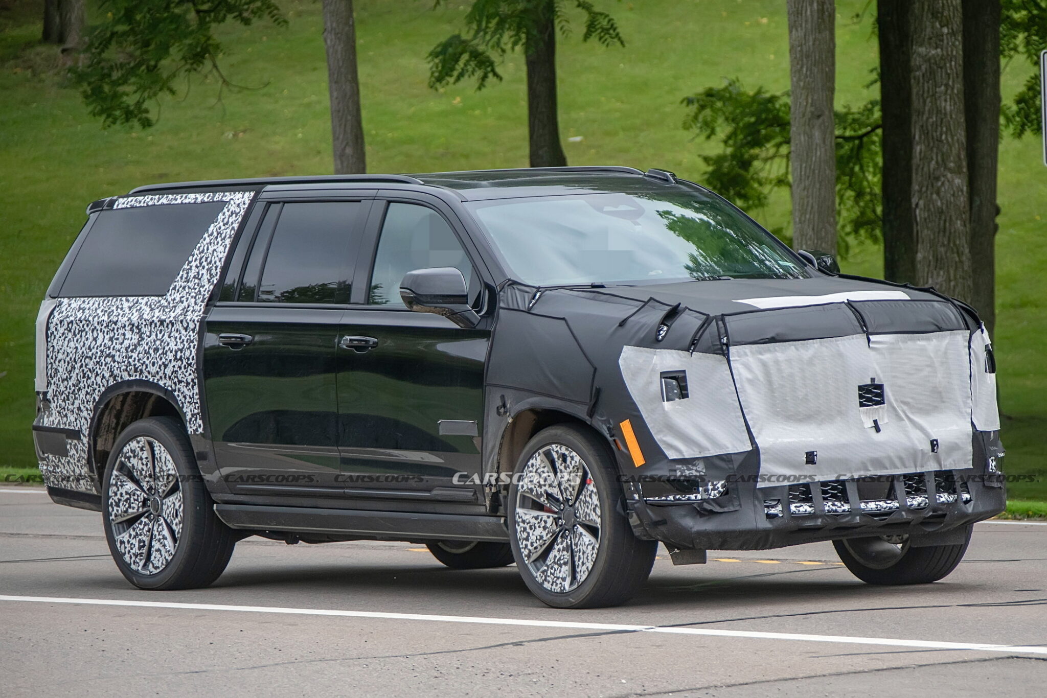 2025 Cadillac Escalade Spied With New Interior From The Electric ...