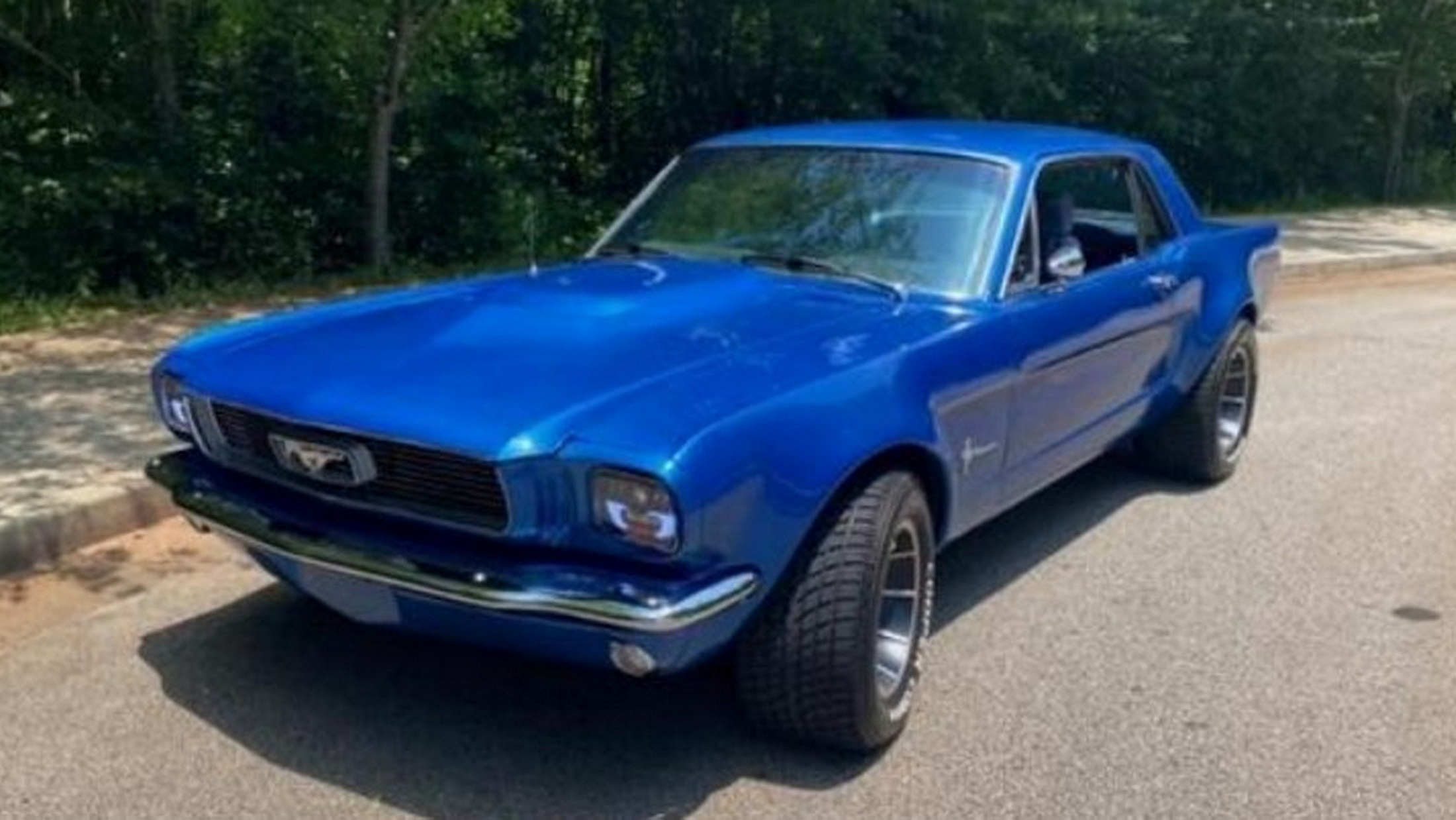 Ford Mustang 1965 каршеринг