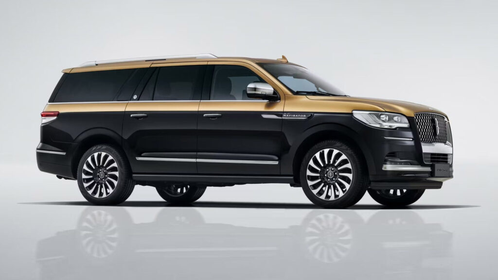 Lincoln Navigator Black Gold Edition Debuts In China