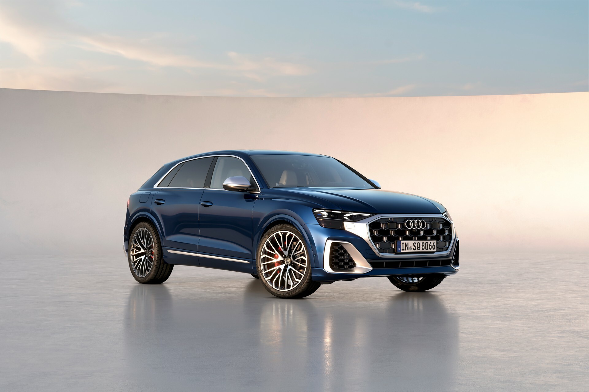 Новый q 8. Ауди sq8 2023. Ауди sq8 2024. Audi q8 2023 Restyling. Ауди ку8 2023 Рестайлинг.