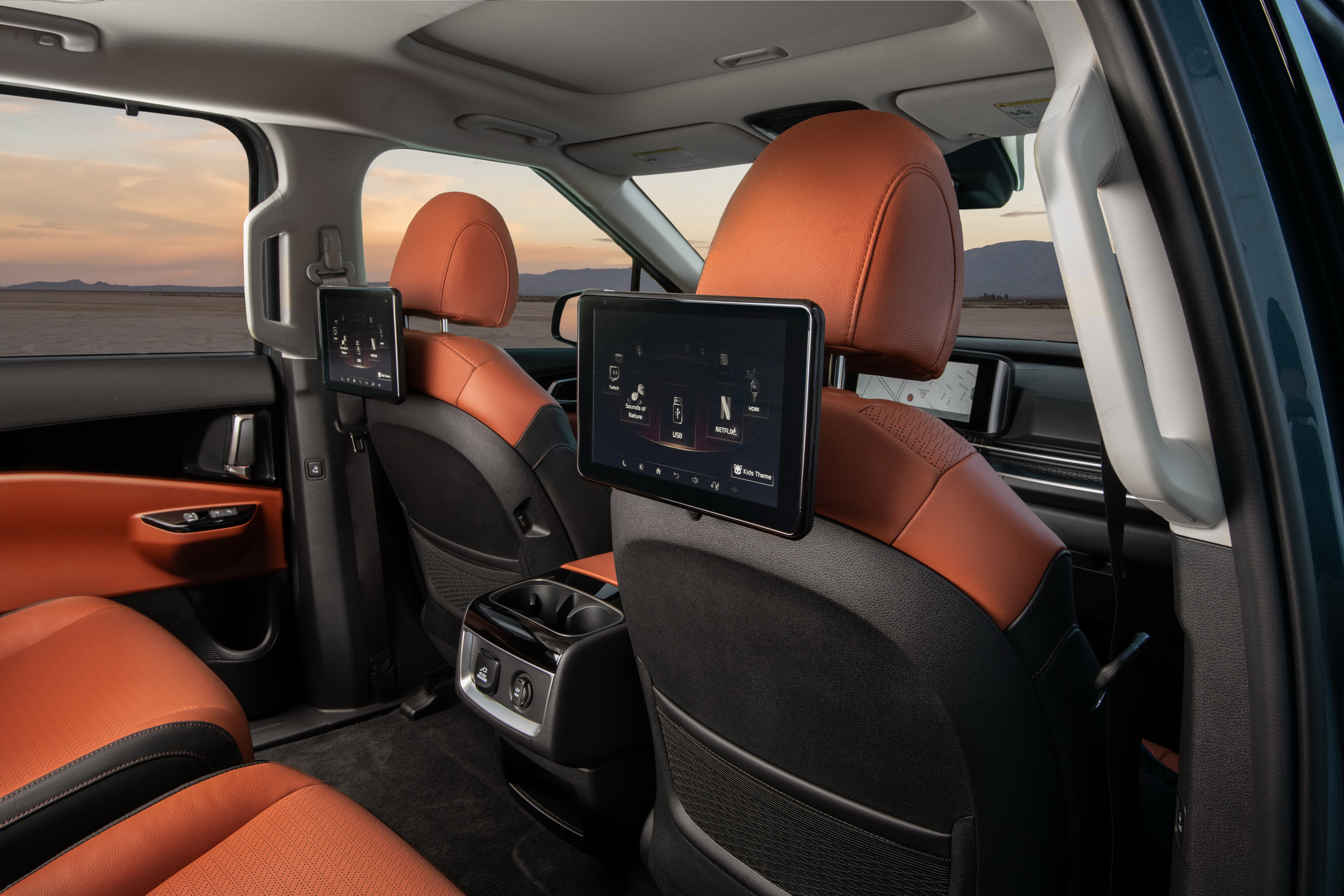 We Re Driving The 2024 Kia Carnival What Do You Want To Know About It   2024 Kia Carnival 8 Interior 