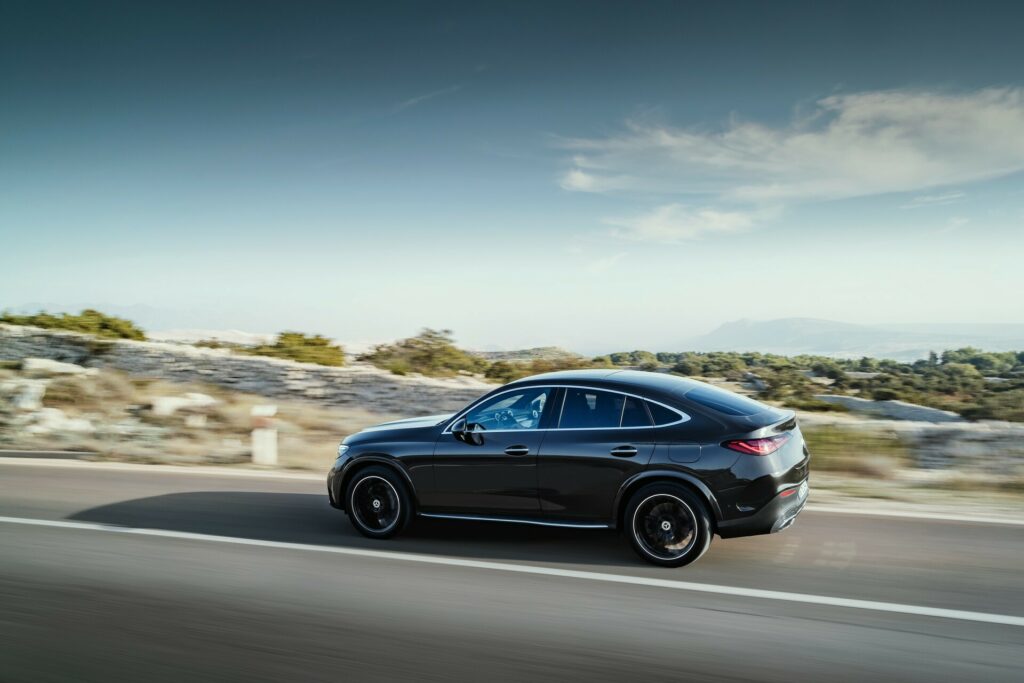     Mercedes donnera la priorité aux voitures à essence moins chères aux véhicules électriques aux États-Unis