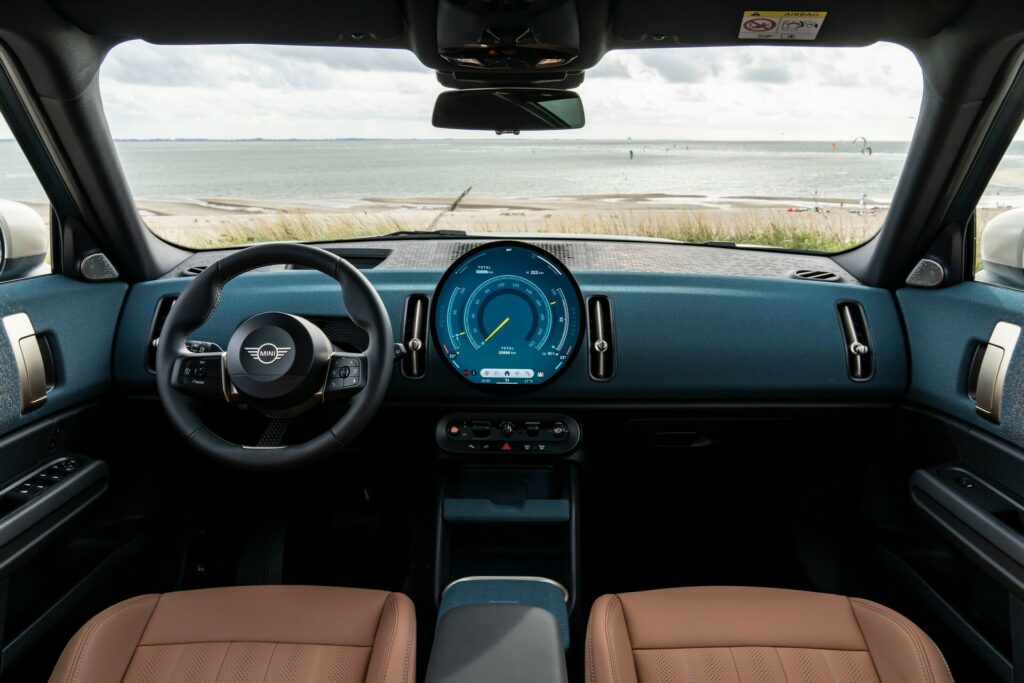 MINI Countryman SE ALL4 gets tech-savvy and luxurious interior, ET Auto