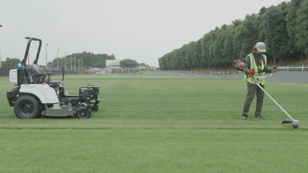     La tondeuse à gazon autonome de Honda facilite l'entretien de la pelouse