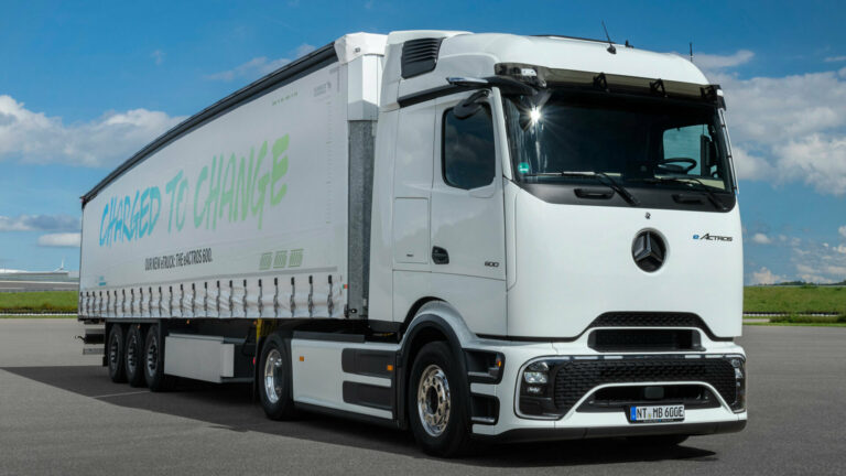 Mercedes Takes On Tesla Semi With New eActros 600 EV Offering 311 Miles ...