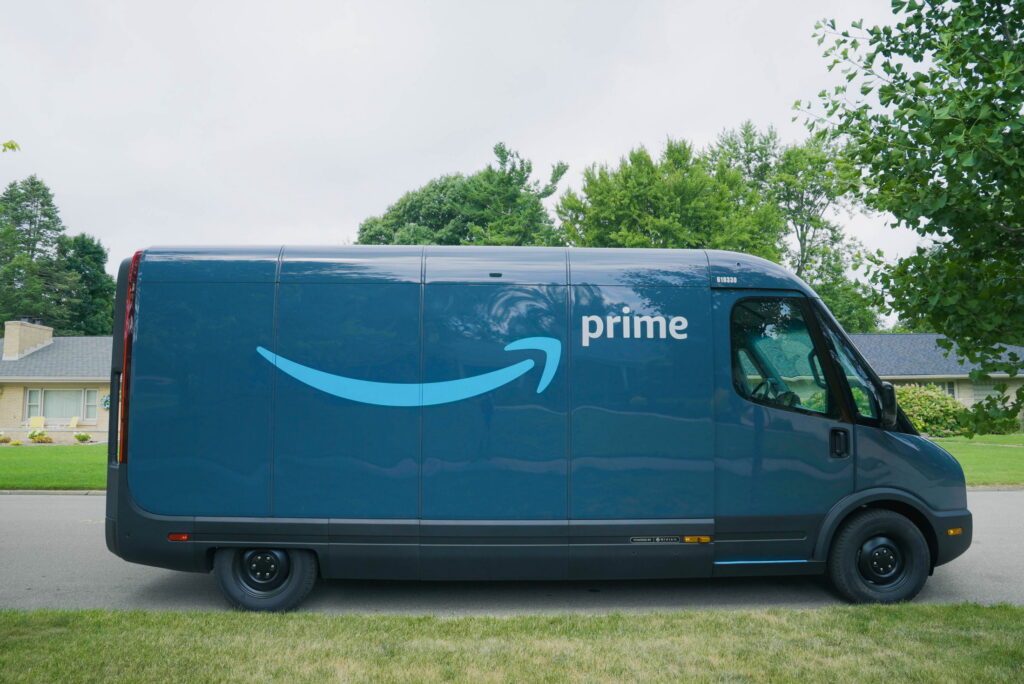 Rivian Amazon Delivery Vehicle piss bottles 2 1024x684 - Auto Recent