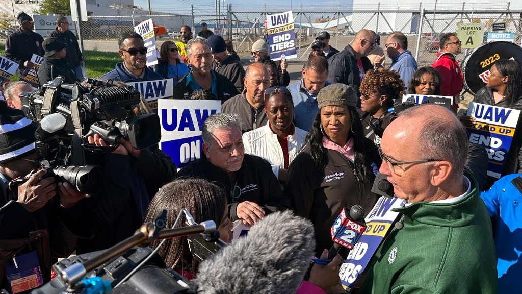  Stellantis ‘Outraged’ After 6,800 UAW Members Strike At Ram 1500 Plant