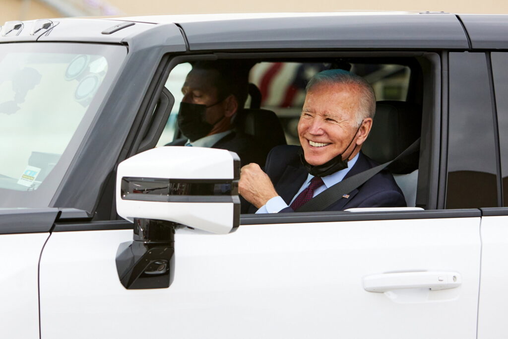     Le Sénat américain annule la dérogation « Buy America » de Biden pour les chargeurs de véhicules électriques
