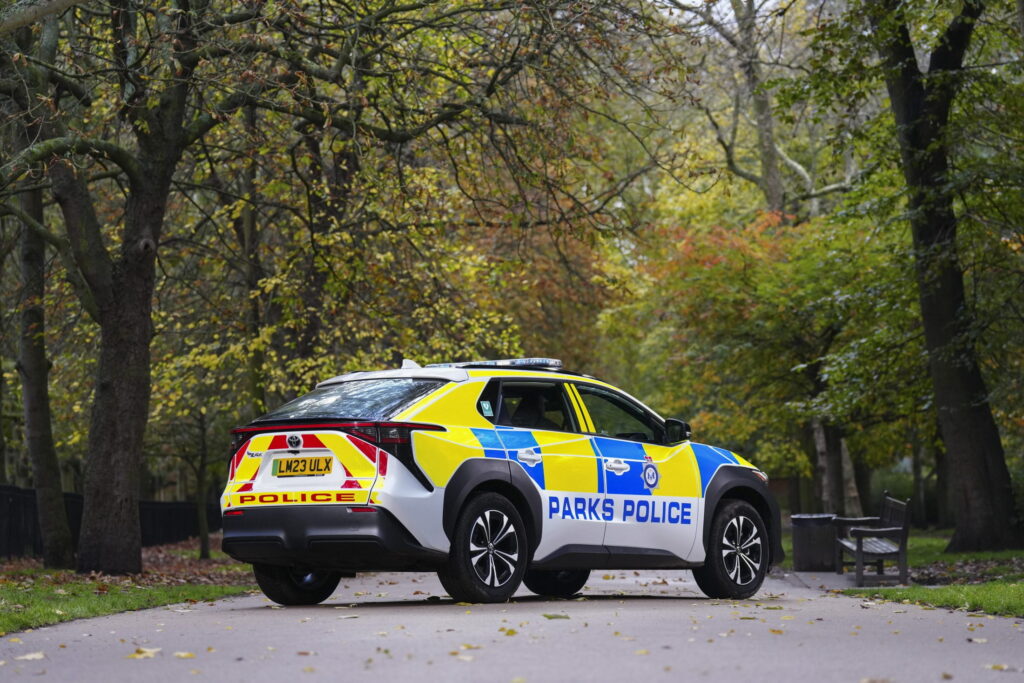     La Toyota bZ4X passe d'éco-guerrier à exécuteur en tant que nouvelle voiture de patrouille de la police de Londres