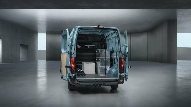 2024 Renault Master Has Been Remastered Offering EV, Diesel, And ...