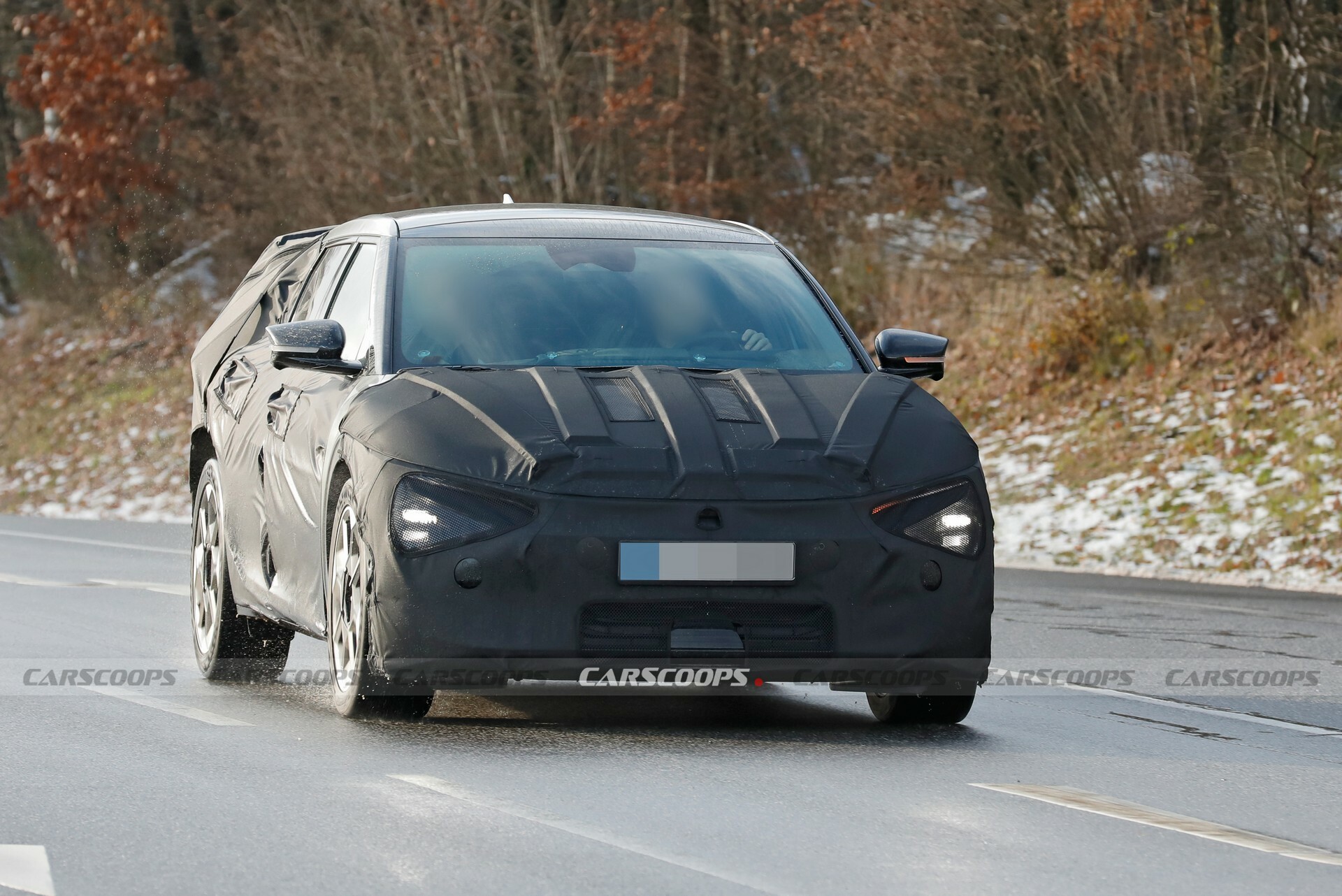 Facelifted Kia EV6 Spied With New Headlights And Curvier Accents ...