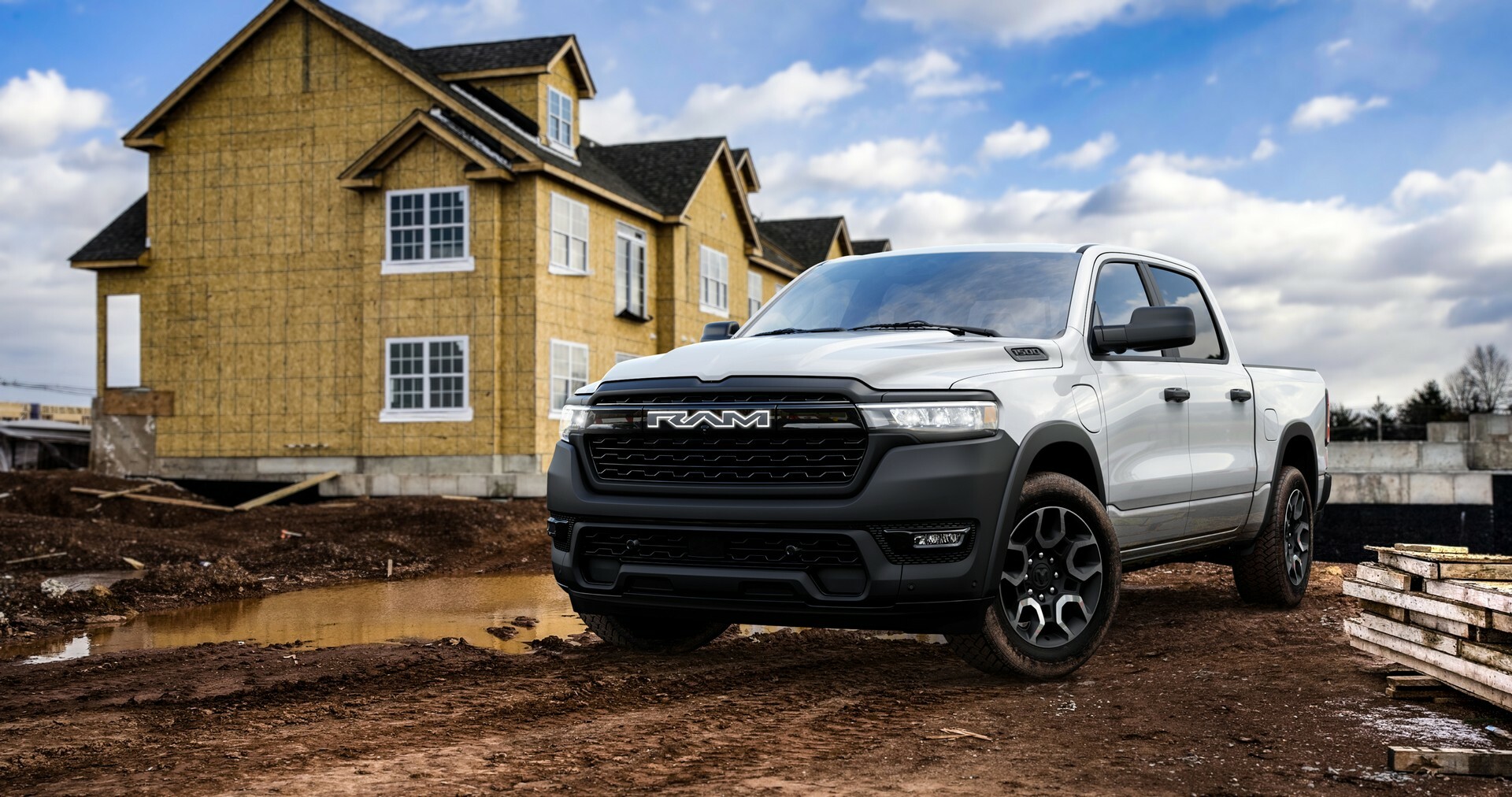 2025 Ram 1500 Ramcharger Is An Electric Truck That Actually Makes Sense