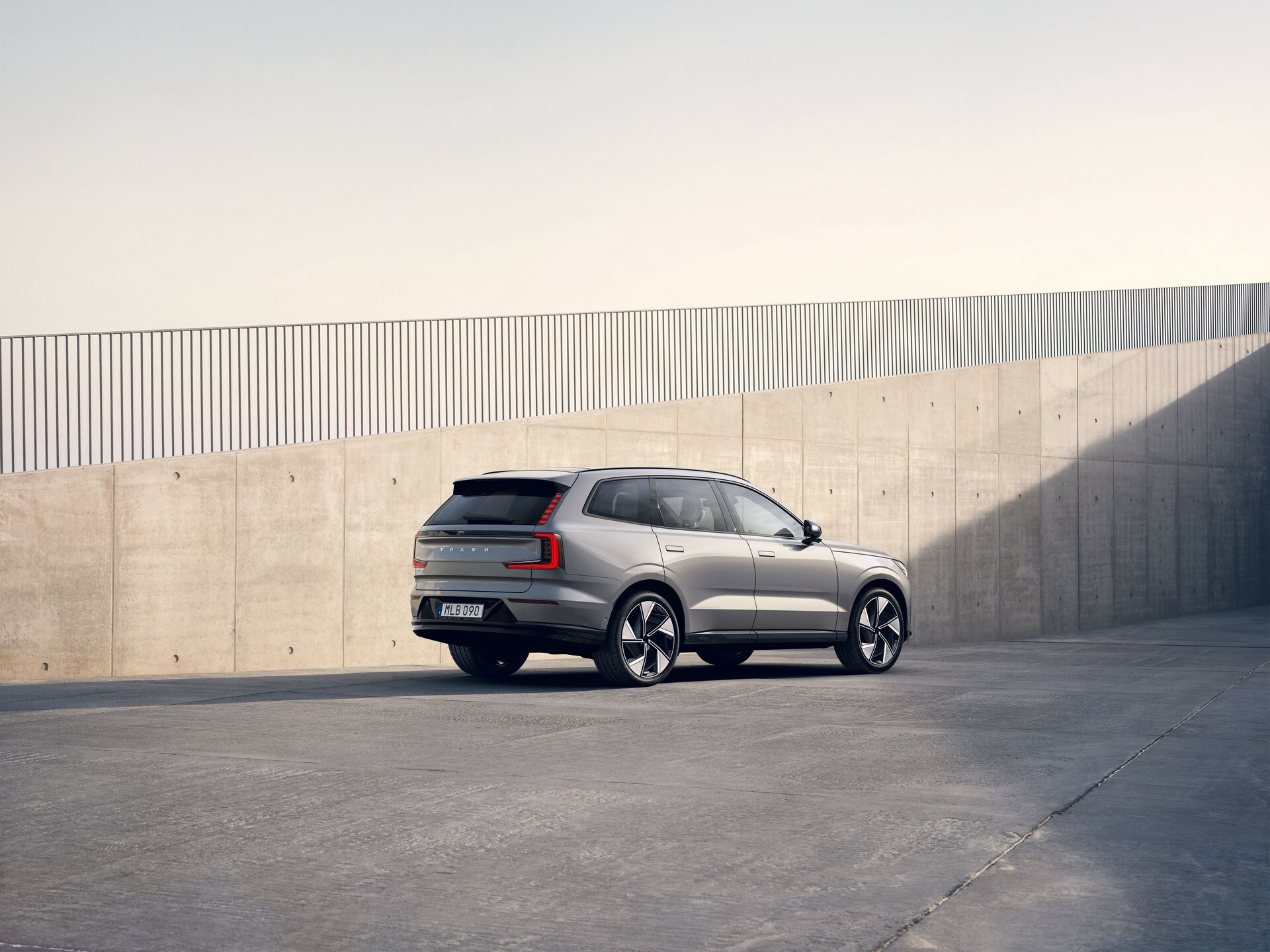 2025 Volvo EX90 Combines Electric Power With Three-Rows For $76,695 ...