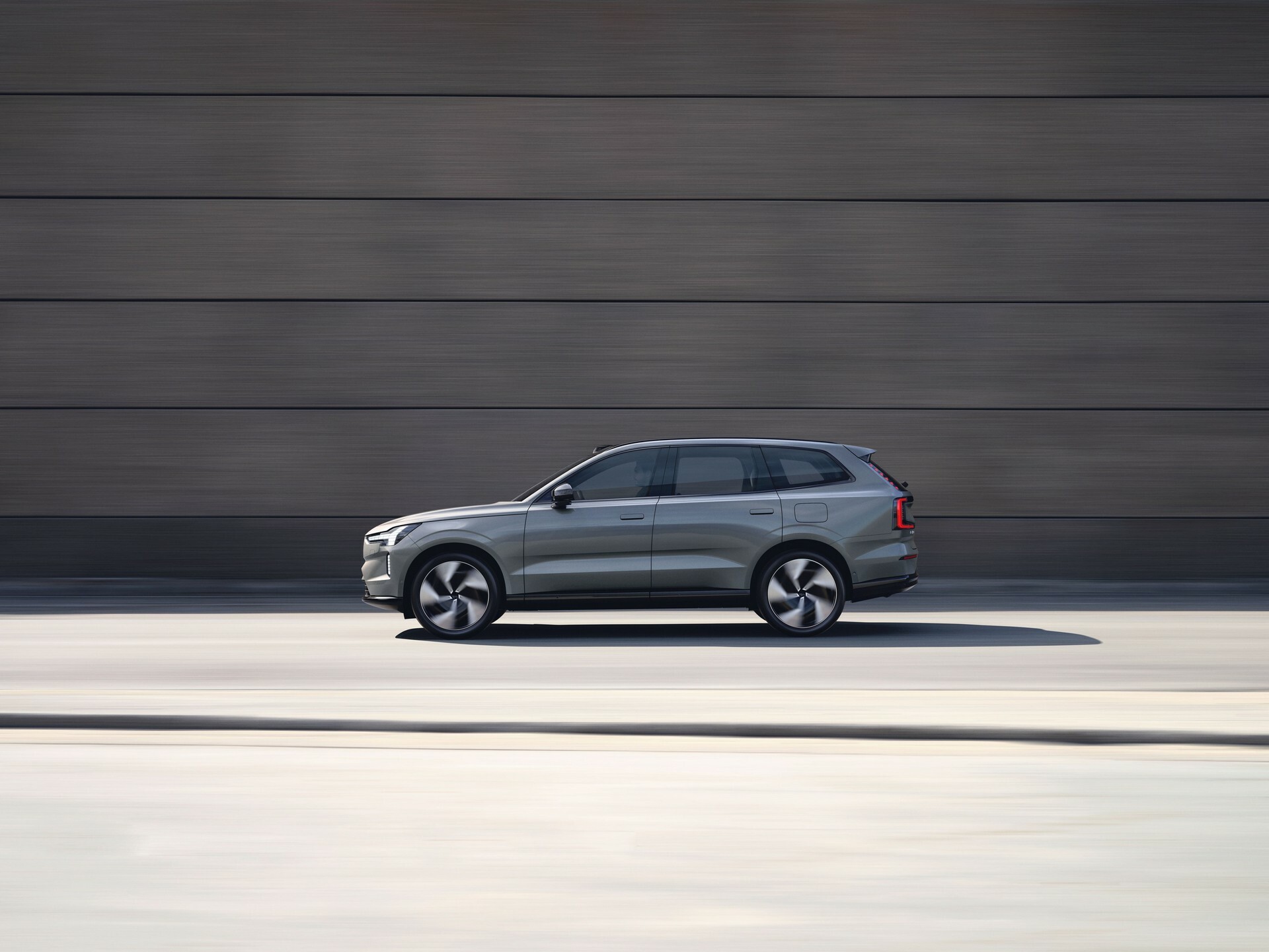 2025 Volvo EX90 Combines Electric Power With Three-Rows For $76,695 ...