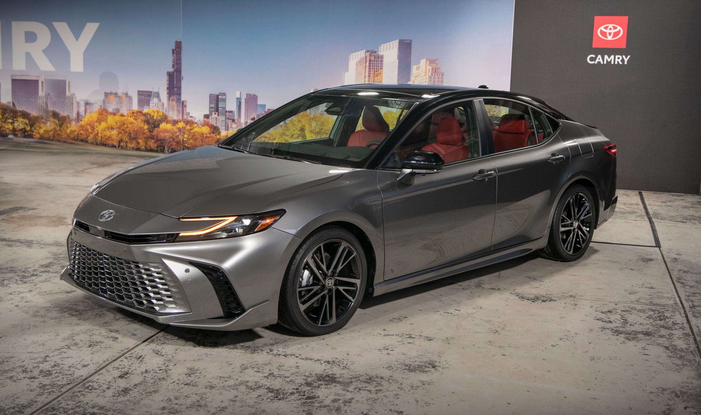 Купить Toyota Camry 2025 Года