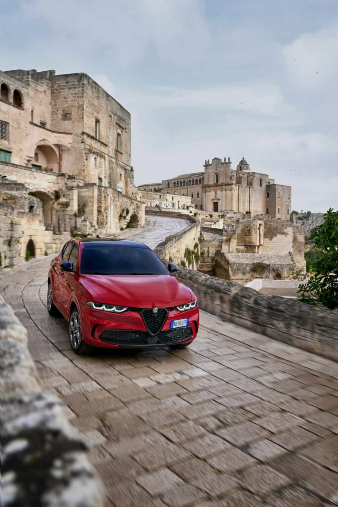 Alfa Romeo: entrano in listino Giulia, Stelvio e Tonale Tributo Italiano -  Gruppo Fassina