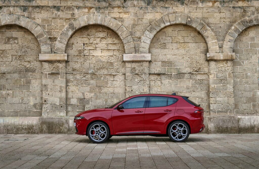 Alfa Romeo: entrano in listino Giulia, Stelvio e Tonale Tributo Italiano -  Gruppo Fassina