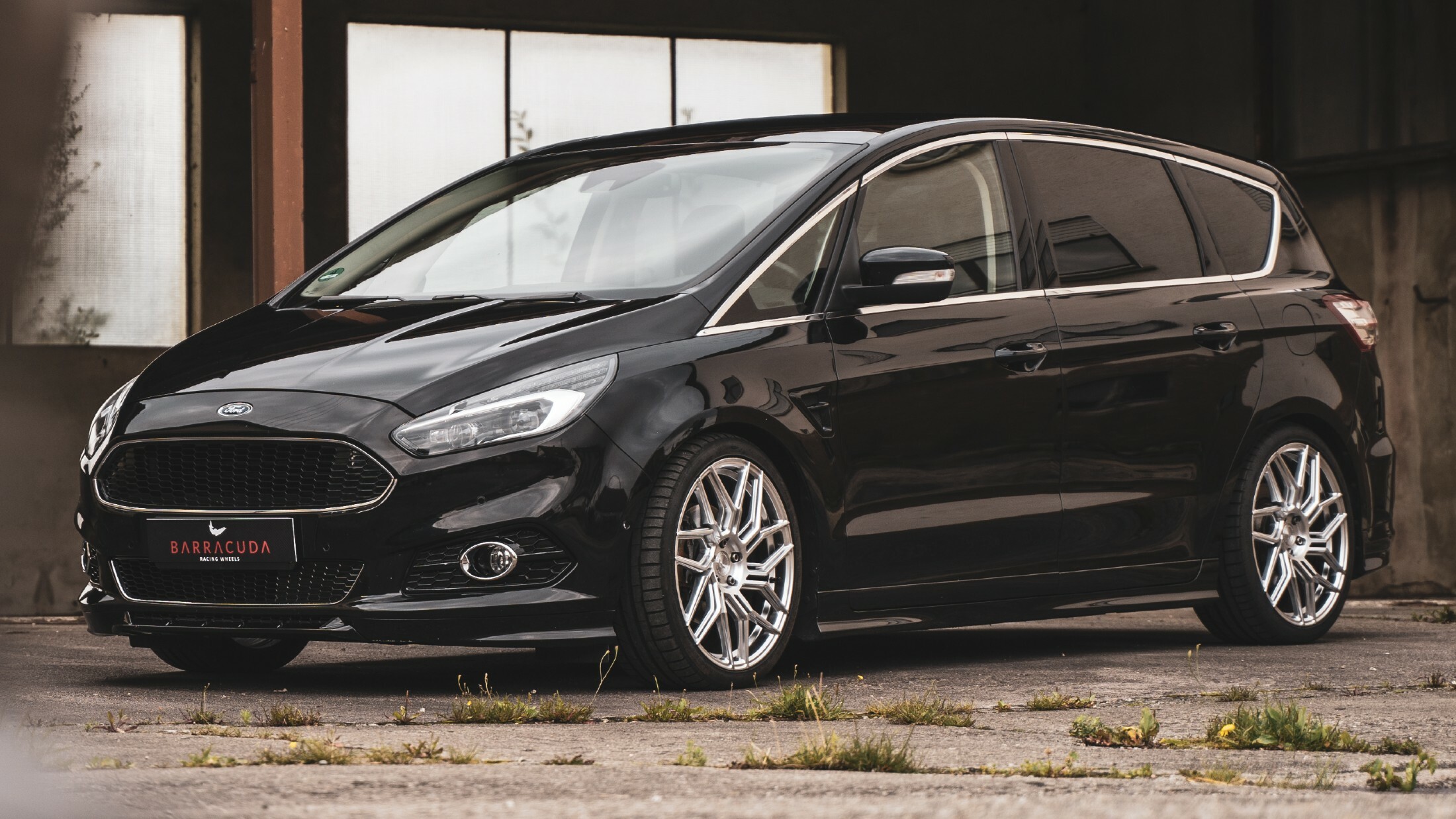 Ford S-Max Treated With 20-Inch Wheels Because Discontinued