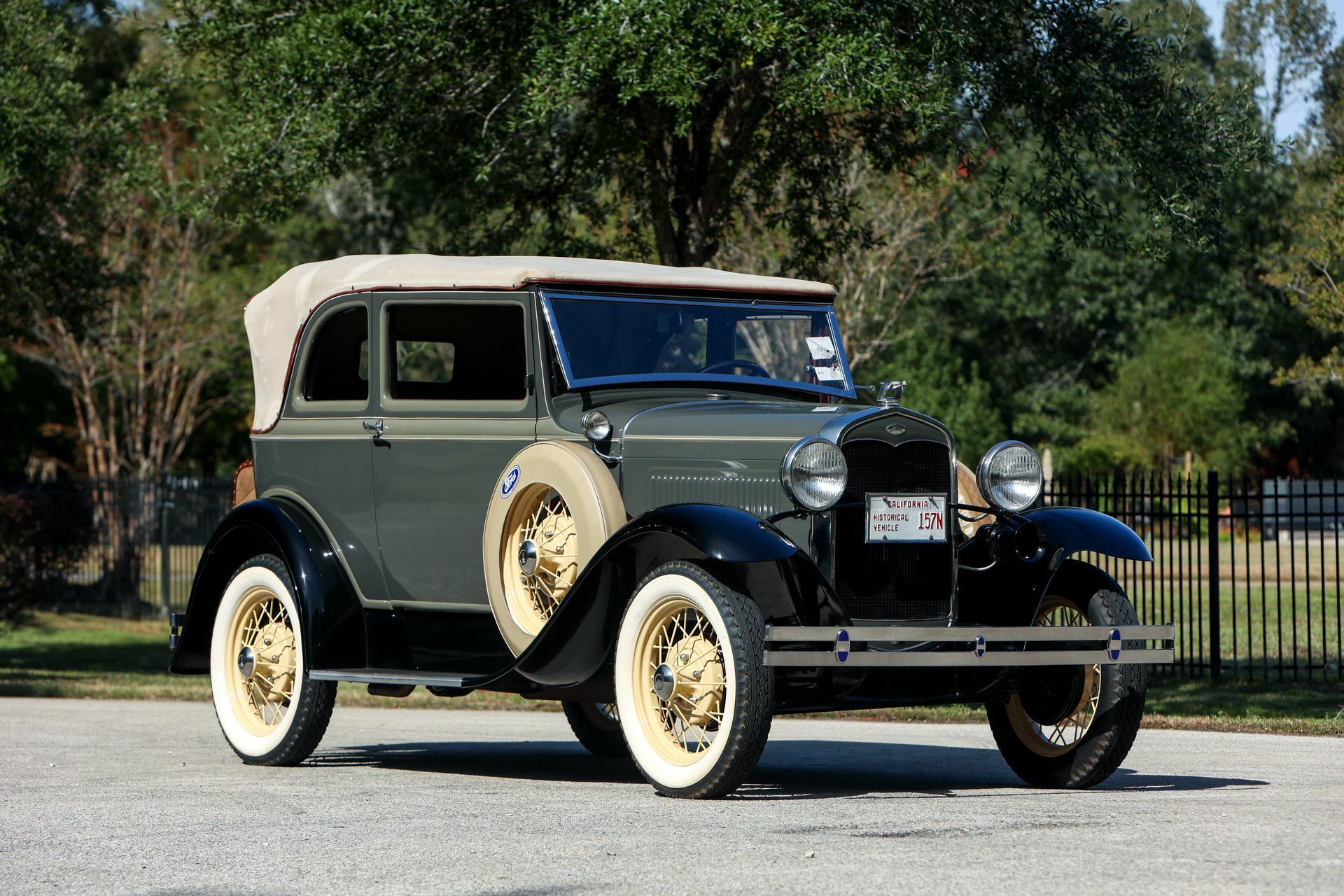 Машина джордж. Ford 1928. Ford model a (1927). Форд Фаэтон 1933.