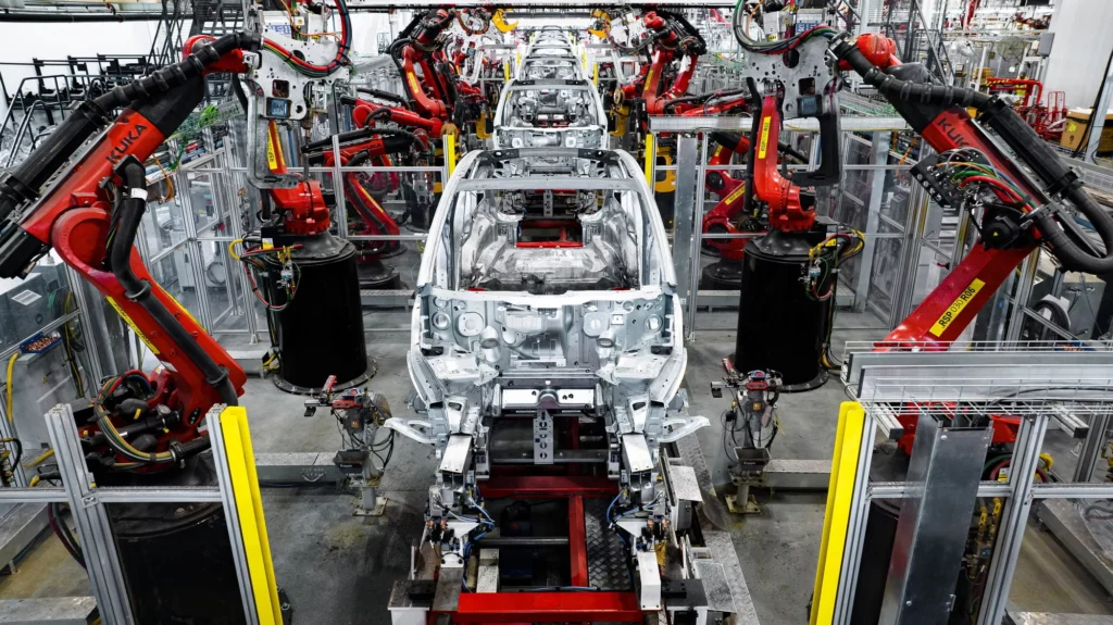     GM rachète l'activité clé de Tesla Gigacasting dans le cadre d'une restructuration manufacturière