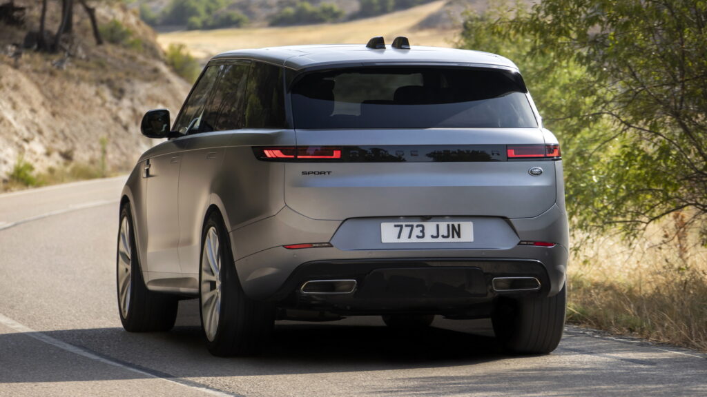     Jaguar Land Rover réduit ses projets de véhicules électriques pour se concentrer sur les hybrides