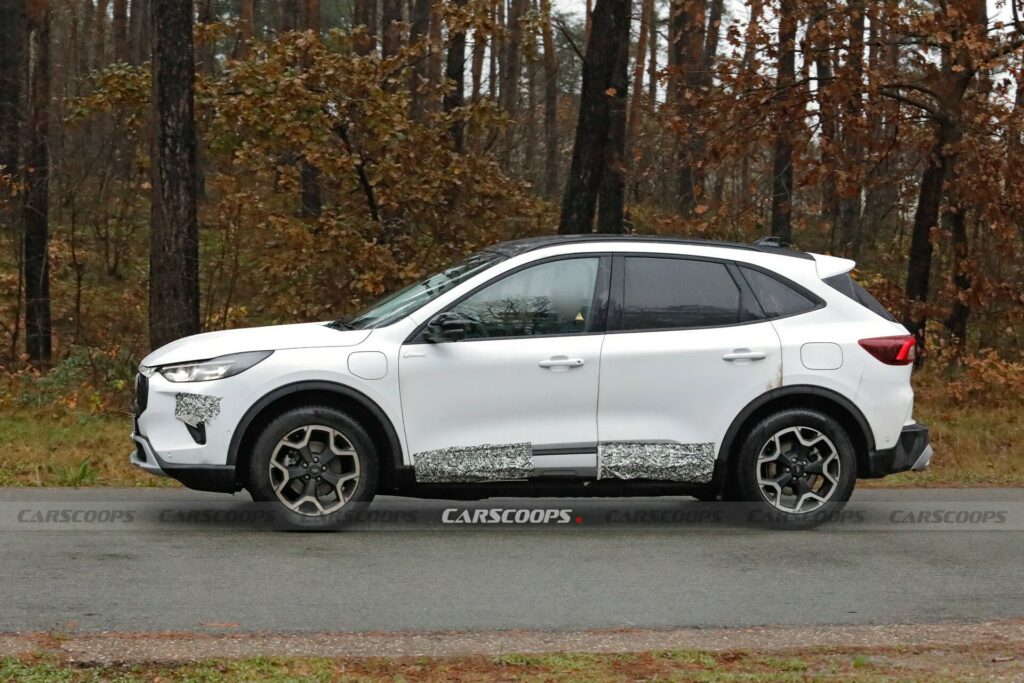 2024 Ford Kuga Facelift Spied And There's No Escaping The Resemblance