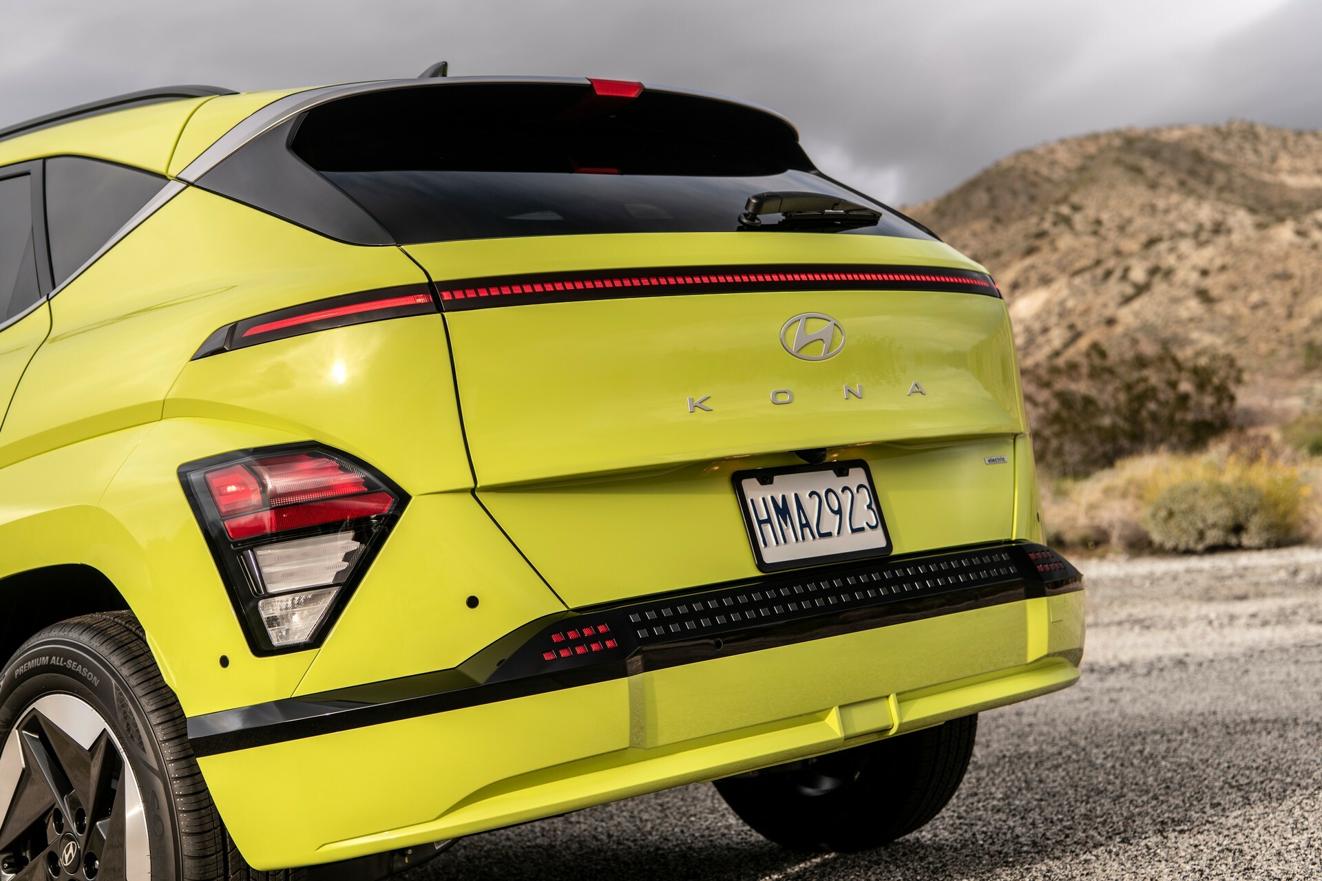 2024 Hyundai Kona Electric Starts At $32,675 And Offers Up To 261 Miles ...