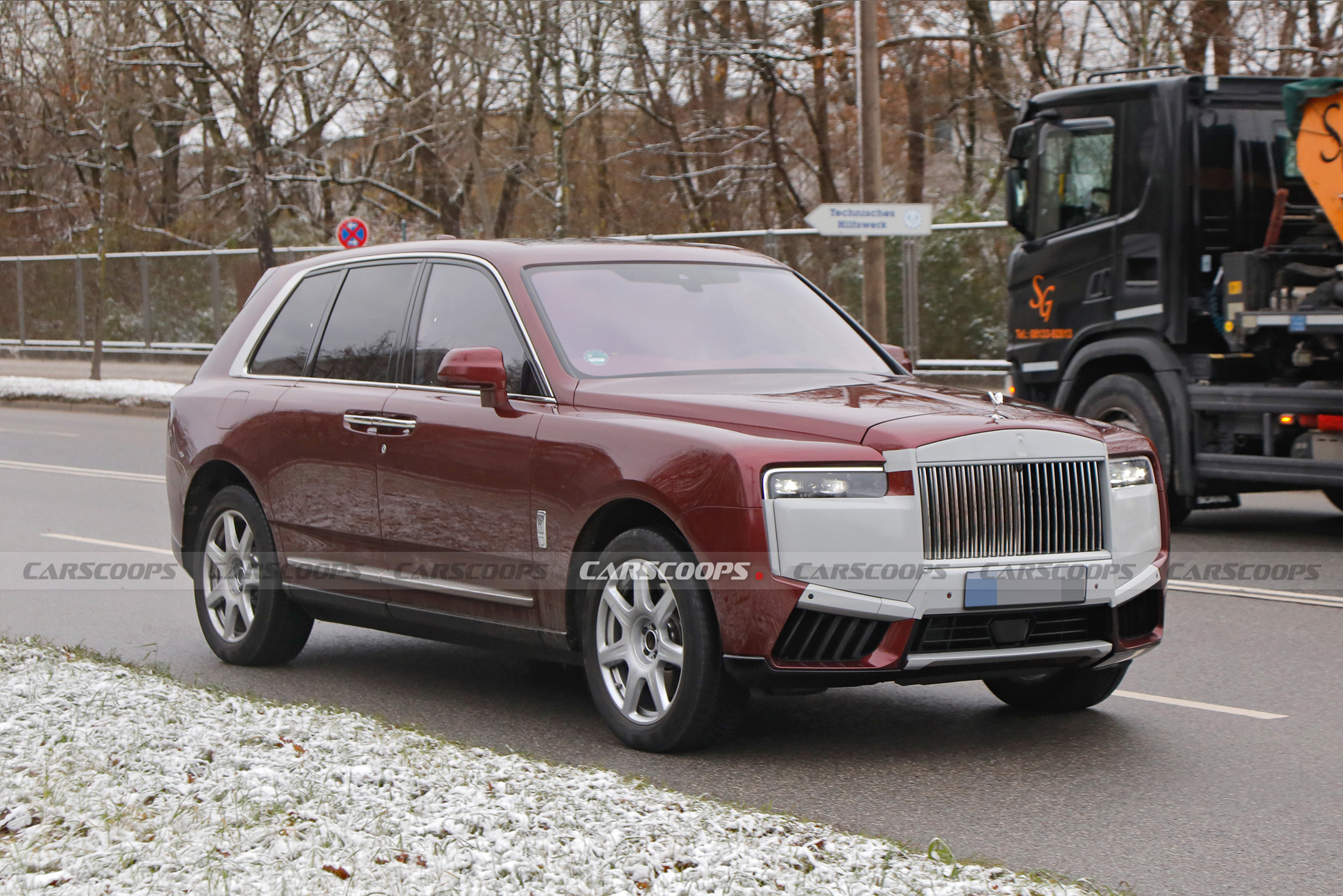 Кроссовер Rolls Royce Cullinan