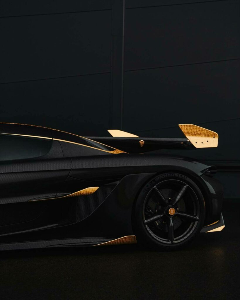     The All-Carbon Koenigsegg Jesko Attack With 24K Gold Accents Is A Feast For The Eyes