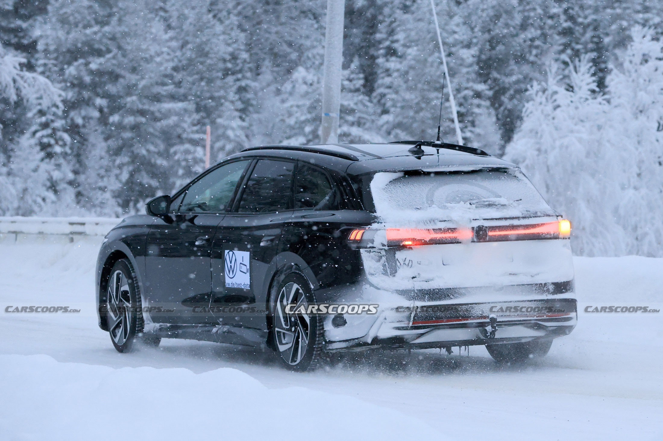 VW ID.7 Tourer Prototype’s Black Paint Doesn’t Look So Stealthy In The ...