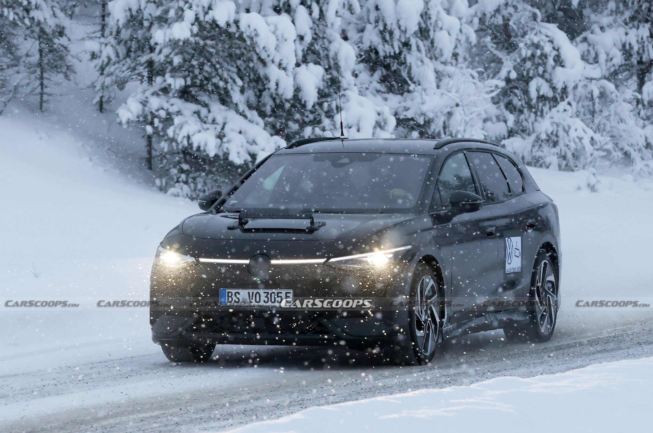 VW ID.7 Tourer Prototype’s Black Paint Doesn’t Look So Stealthy In The ...