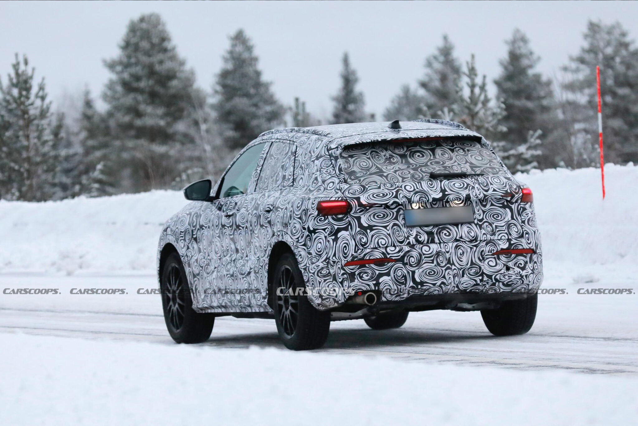 2025 Audi Q5 Shows Off New Grille Pattern In Latest Spy Shots Carscoops