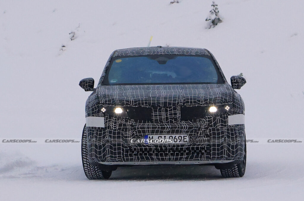 El prototipo del SUV eléctrico BMW iX3 da la bienvenida al nuevo año