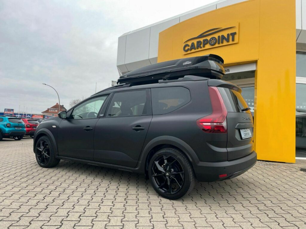 Dacia Jogger Blacked-Out Edition Channels Inner Dark Side