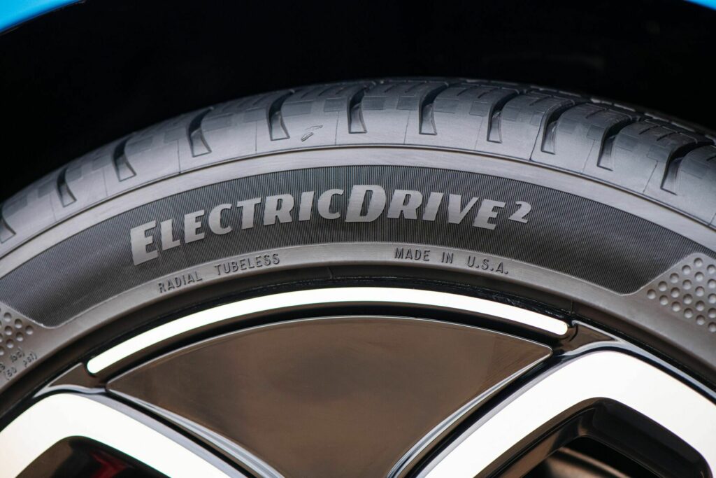     Le dernier pneu EV de Goodyear améliore l'adhérence et réduit les bruits indésirables