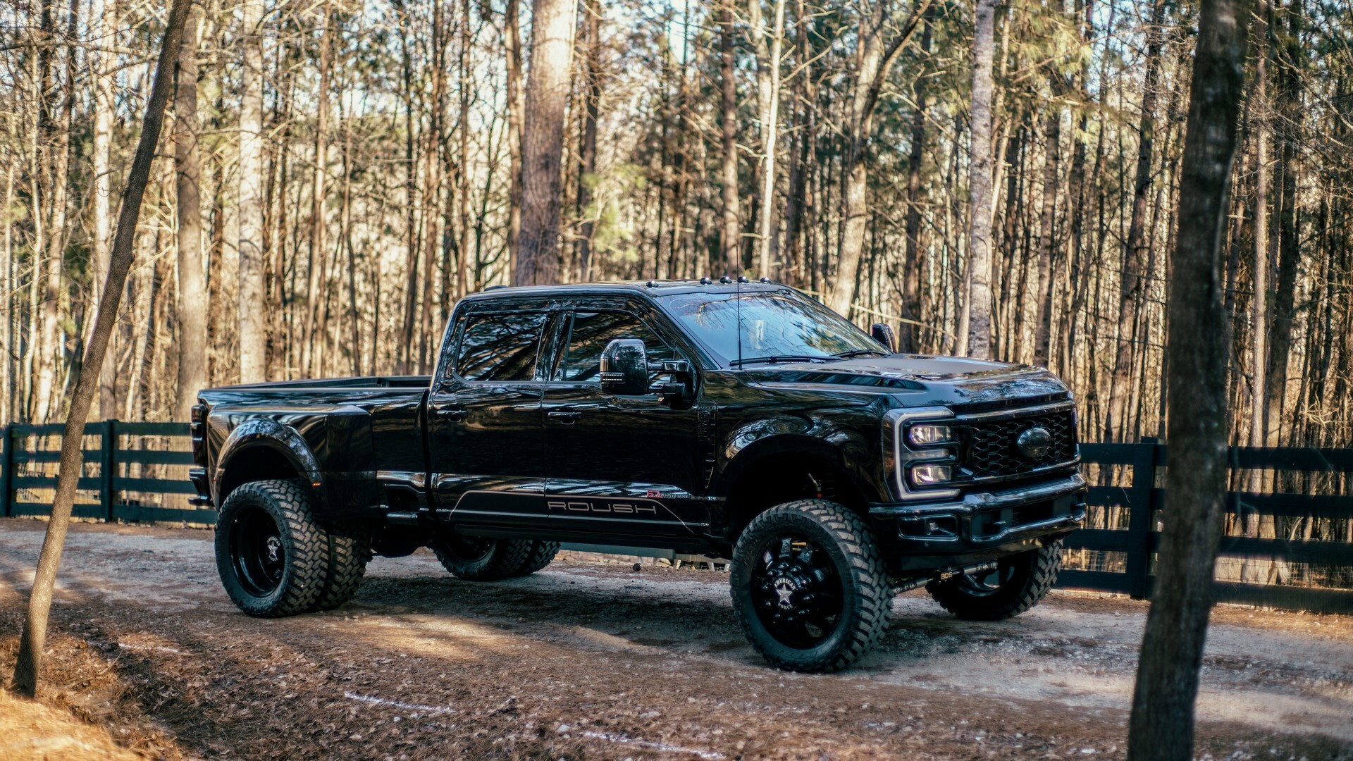 Brantley Gilbert’s Tuned Ford F-350 Features A 5-inch Lift And 38-inch 