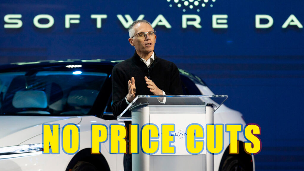     Le patron de Stellantis prévient que les baisses de prix des véhicules électriques pourraient conduire à des rachats « sanglants »