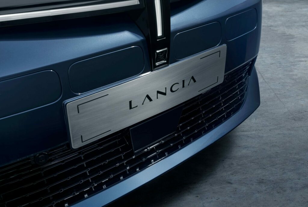Official: Lancia Ypsilon reborn as EV supermini with 250-mile range