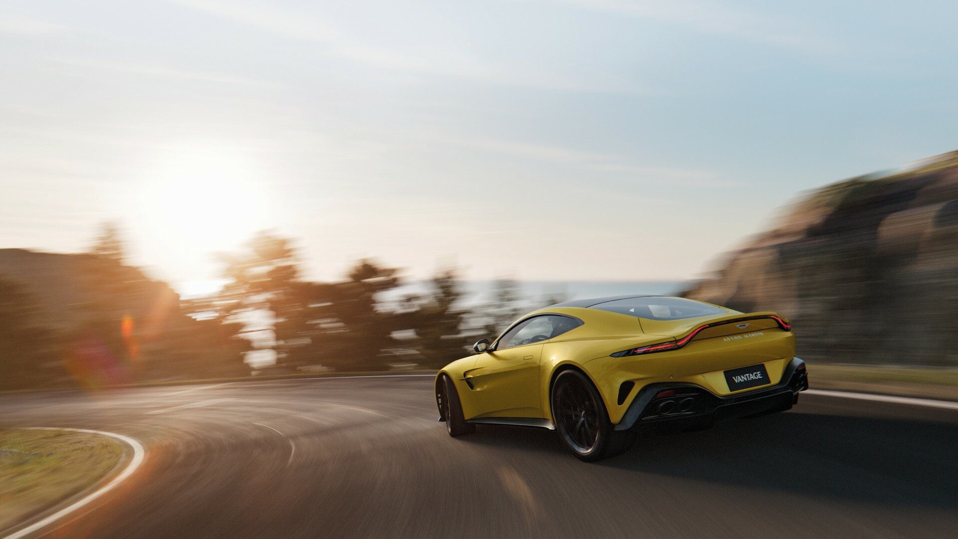 Aston Martin Vantage gt12 2015Рі