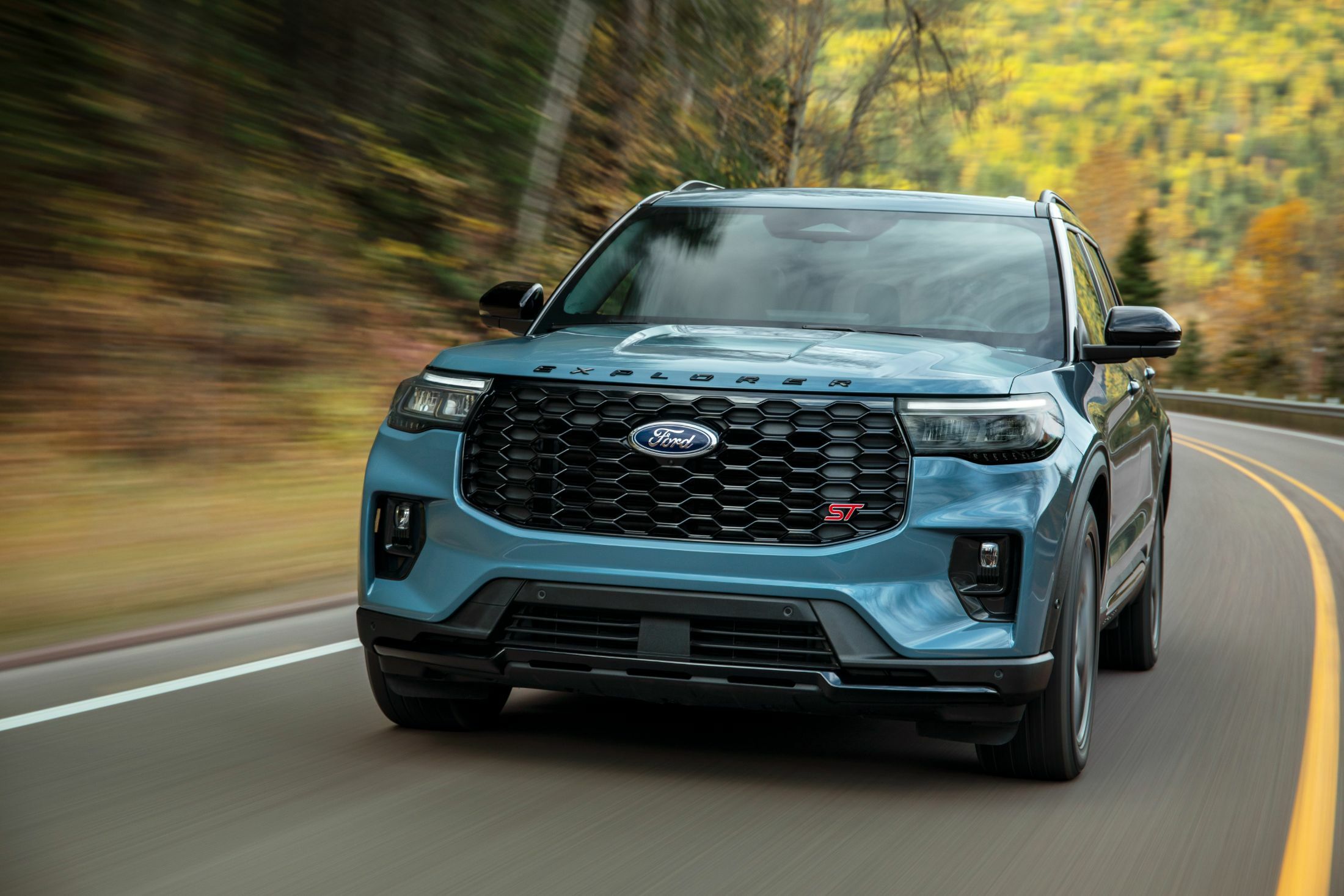 2025 Ford Explorer Debuts With A New Face, Larger Screen, But Drops ...