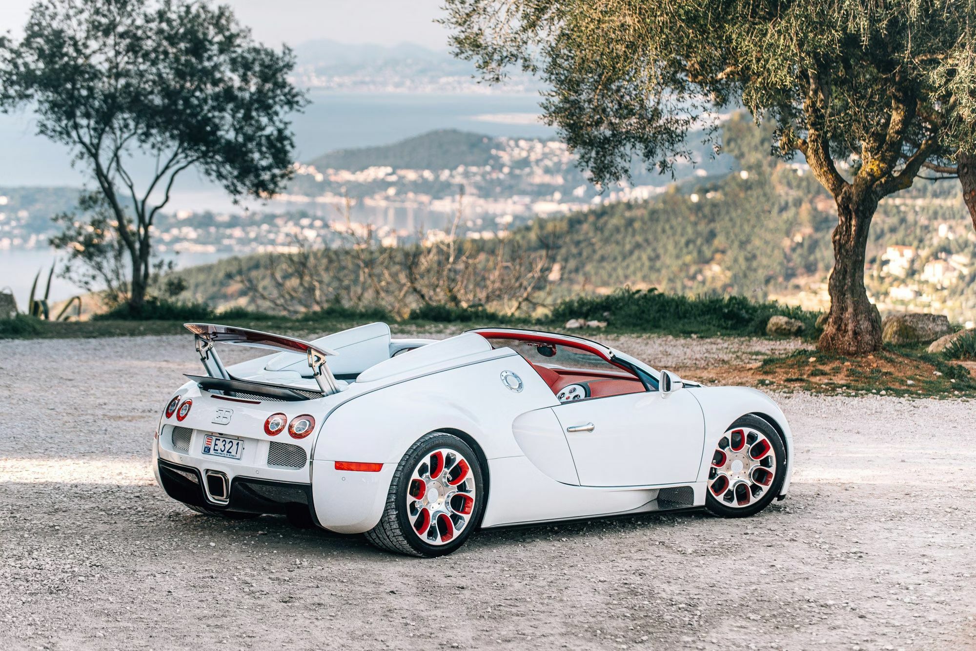 Celebrate The Year Of The Dragon With This Bespoke Bugatti Veyron Grand ...