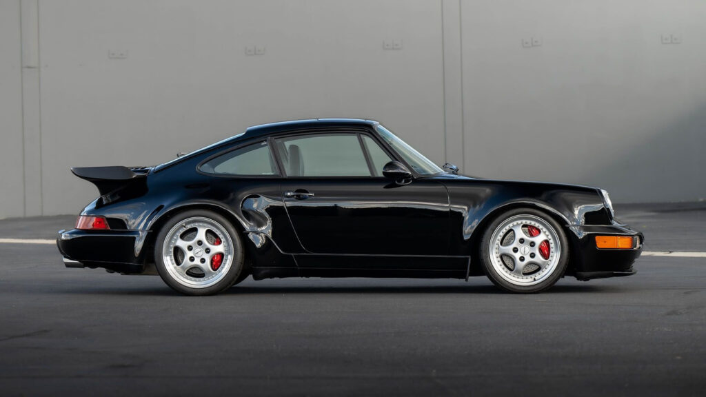     La Porsche 964 Turbo S avec sièges confort est une masse au côté moelleux